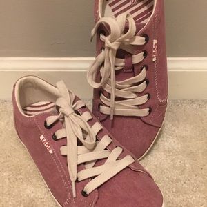 Taos star sneaker